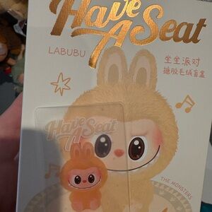 Labubu 'Have A Seat' baba